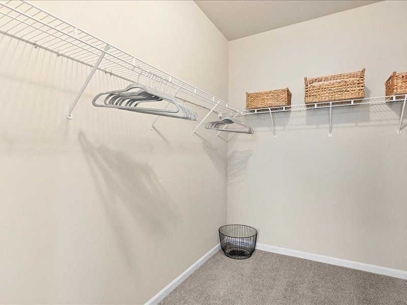 Farmington Lakes Apartments Image 26